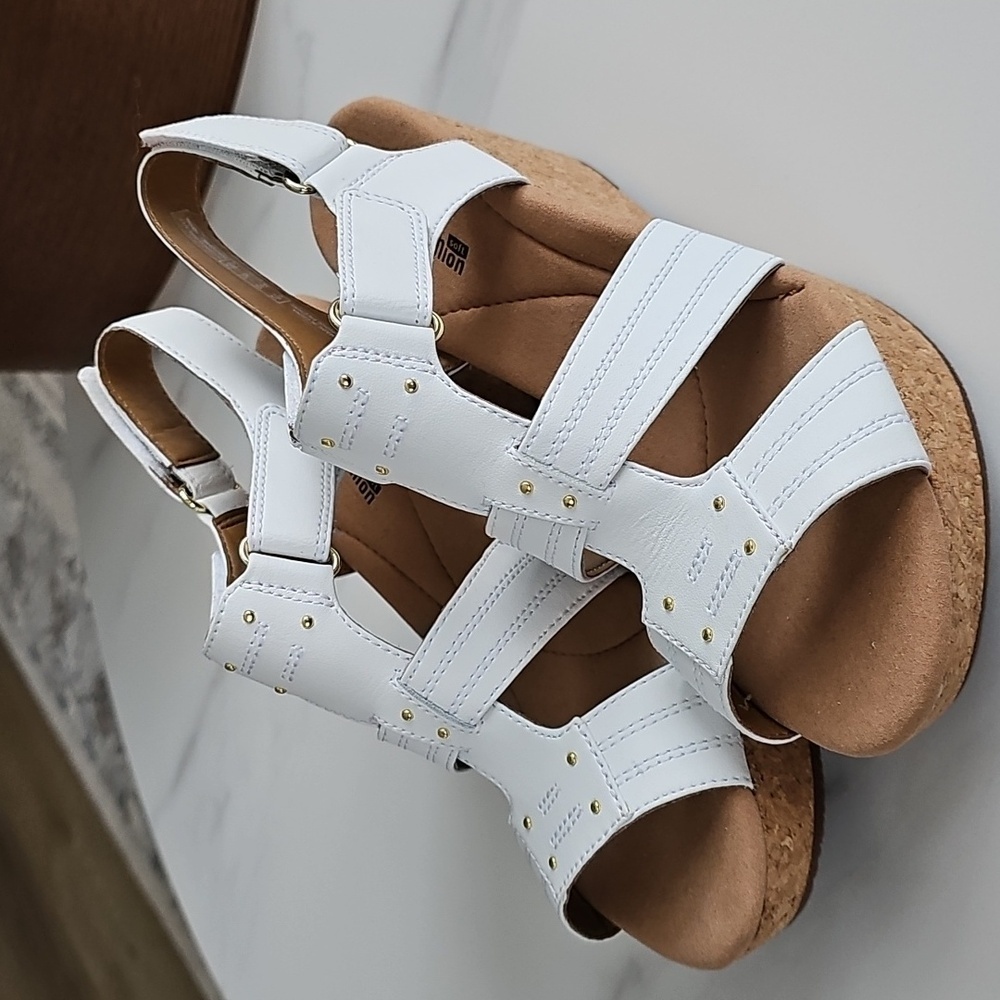 NEW Clarks White Leather Adjustable Strap Cork Wedge Sandals Size 9M - Picture 8 of 8